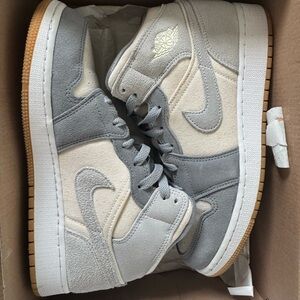 Jordan Mid SE Coconut Milk